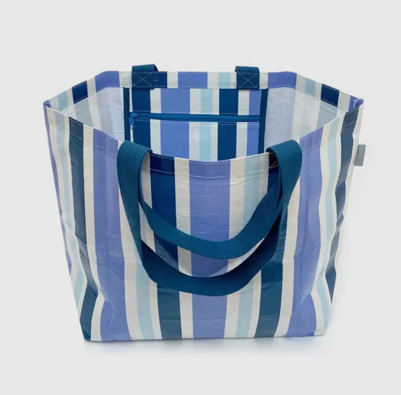 Hamptons water-resistant weekender bag