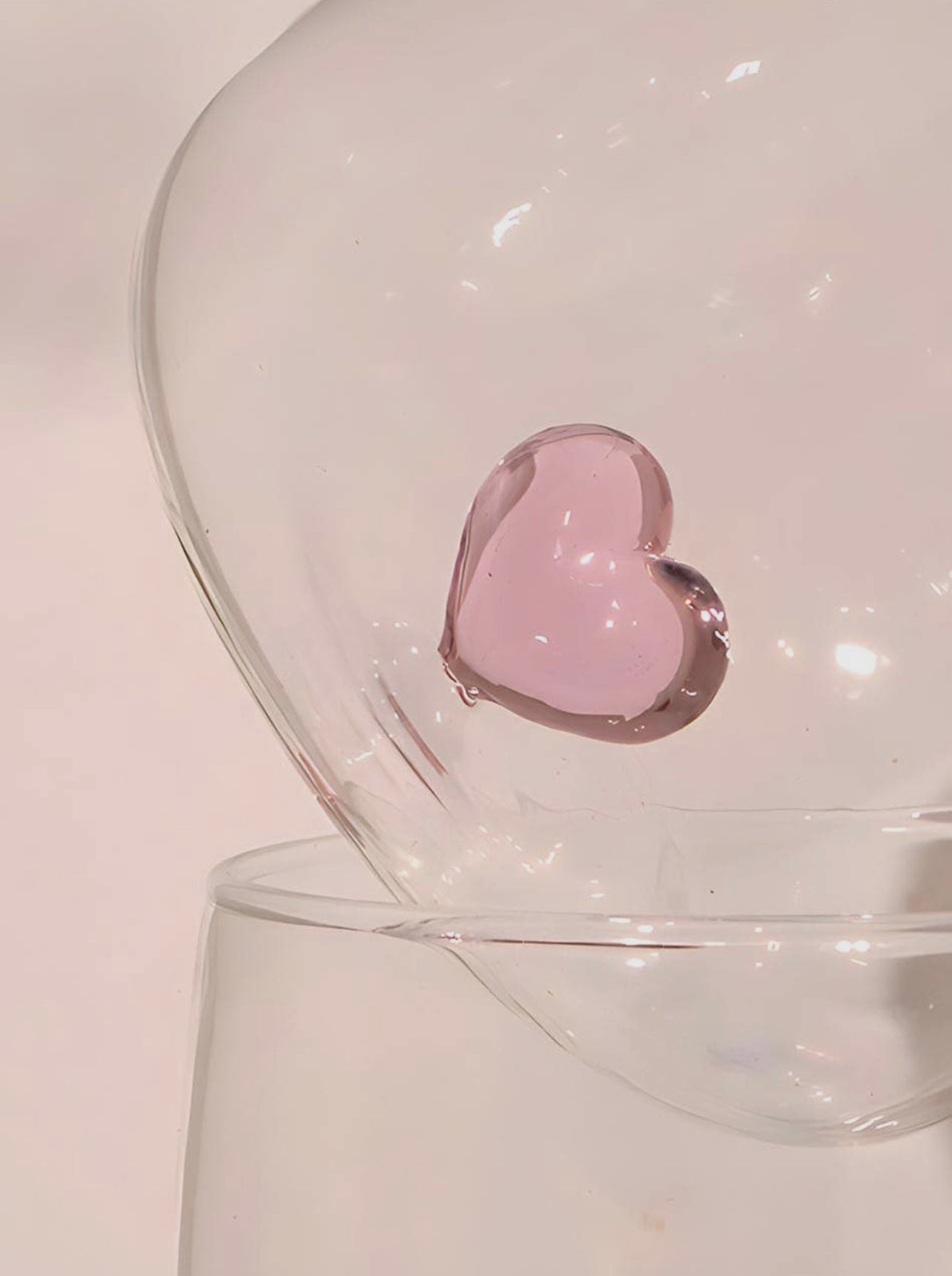 L’Amour glass with pink love heart